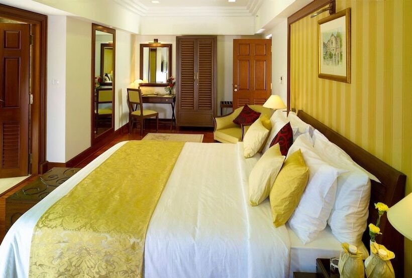 هتل The Paul Bangalore