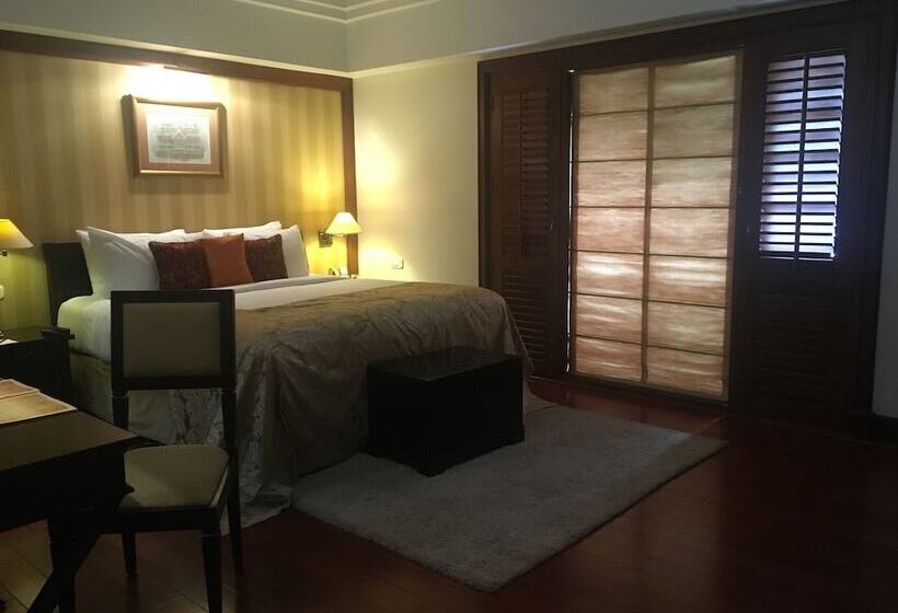 هتل The Paul Bangalore