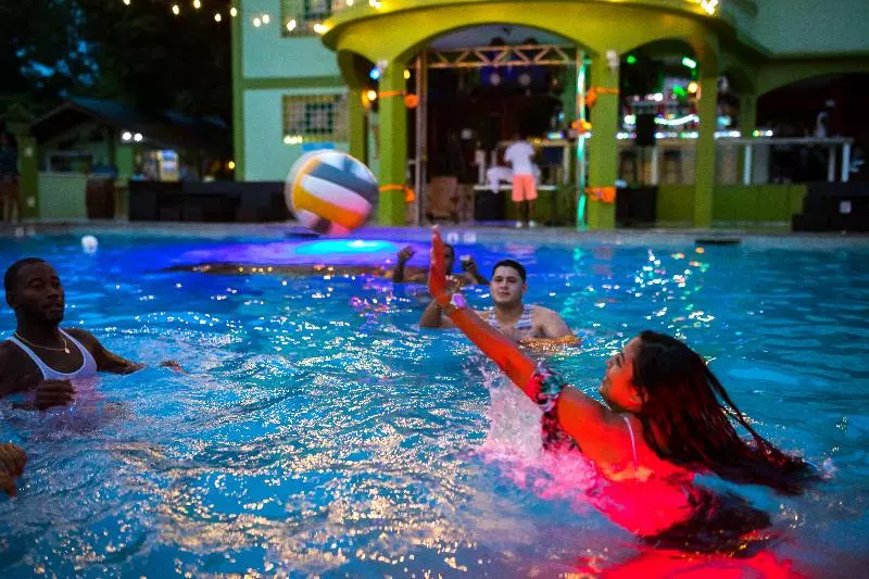 리조트 Midas Belize