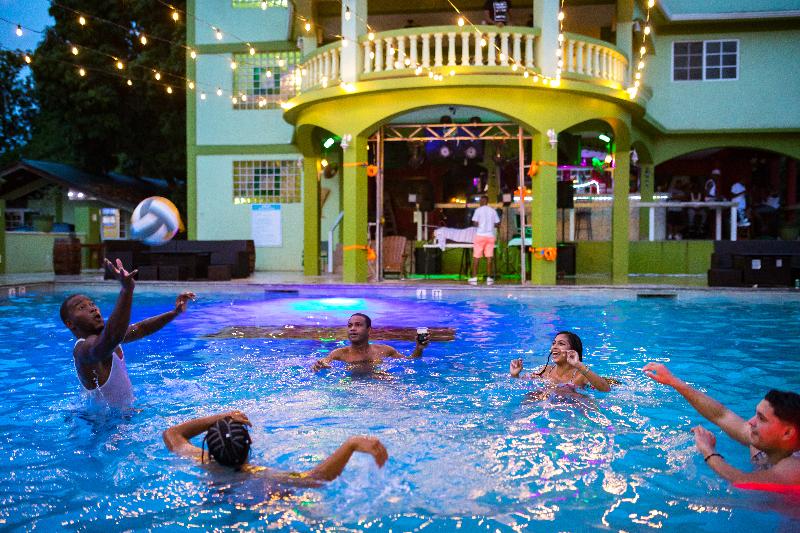 منتجع Midas Belize