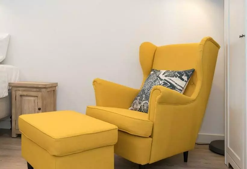 Aamiaismajoitus (B&B) Nassau Canal Suites