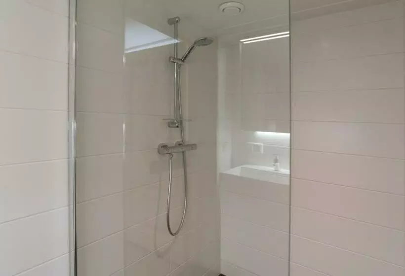 Aamiaismajoitus (B&B) Nassau Canal Suites