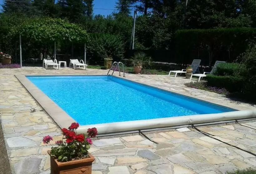 Aamiaismajoitus (B&B) Domaine De Lazuel