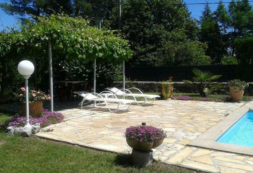 צימר Domaine De Lazuel