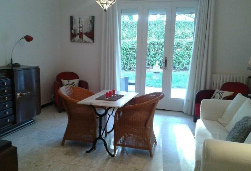 צימר Domaine De Lazuel