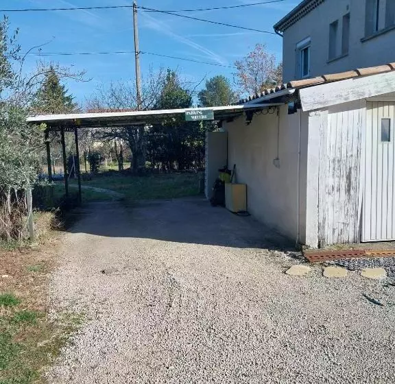 Aamiaismajoitus (B&B) Domaine De Lazuel