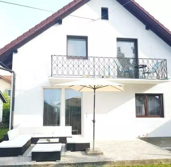 Bogi S Ferienhaus   Pension