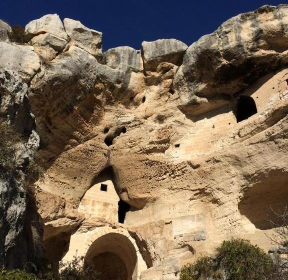 פנסיון Ofra Matera