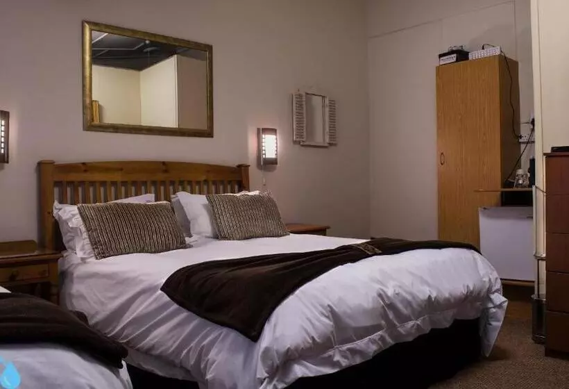 ペンション Riverbush Lodge Guesthouse