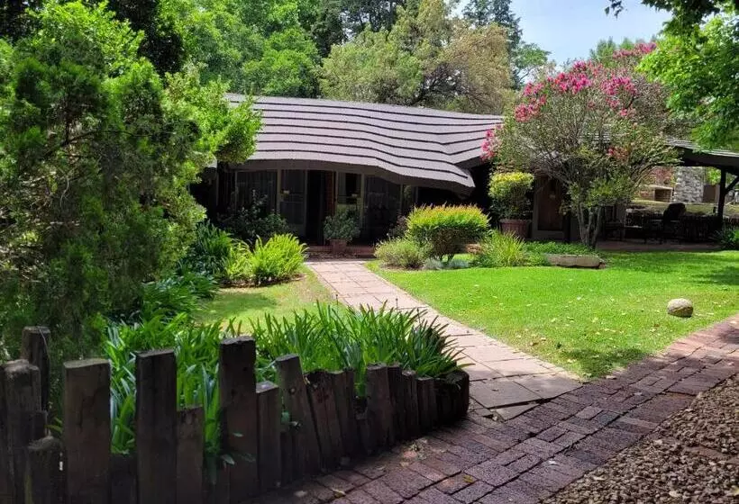 ペンション Riverbush Lodge Guesthouse
