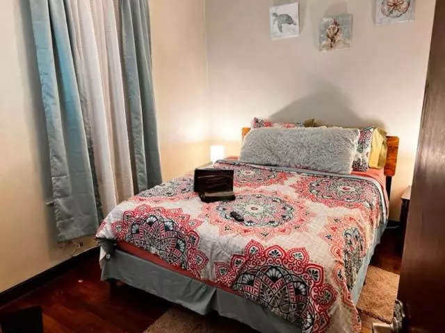 پانسیون Clean, Spacious, Inexpensive Queen Br