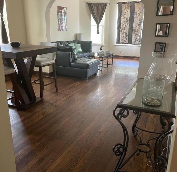 بنسيون Clean, Spacious, Inexpensive Queen Br