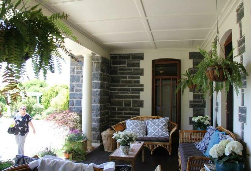 Bed and Breakfast Historic Merryville Homestead