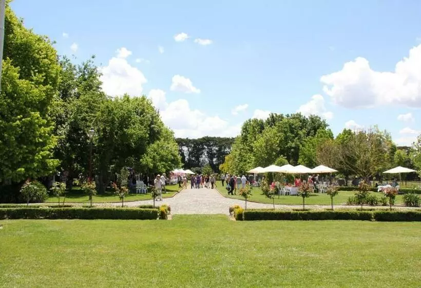 Aamiaismajoitus (B&B) Historic Merryville Homestead