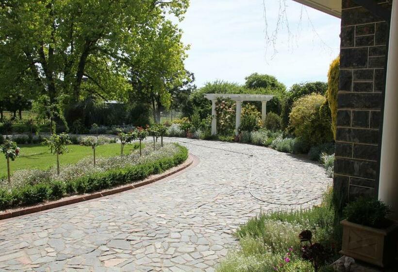 Bed and Breakfast Historic Merryville Homestead