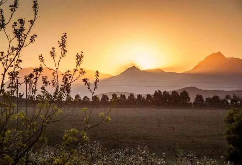 Aamiaismajoitus (B&B) Lentelus Farmstay