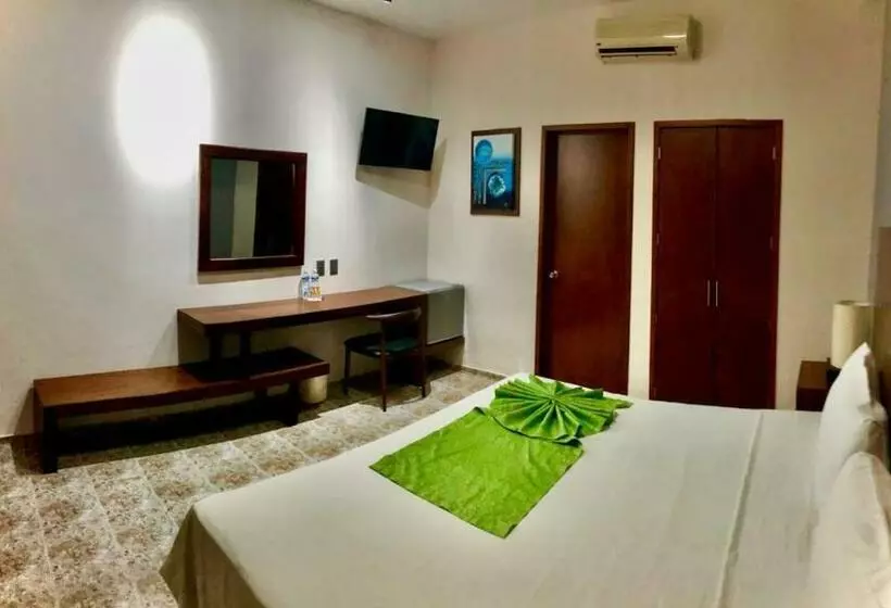 ホテル Del Camino Real