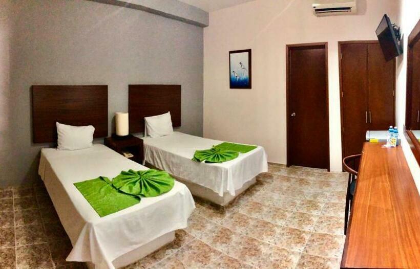 فندق Del Camino Real