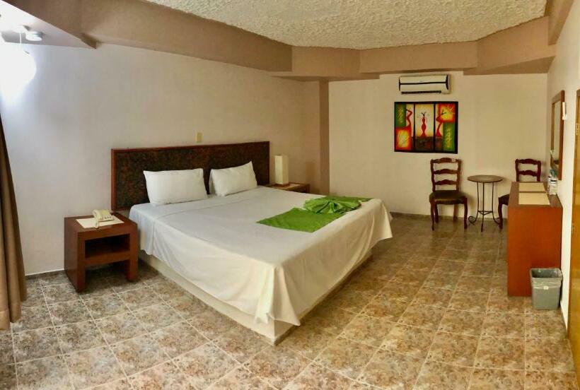 فندق Del Camino Real