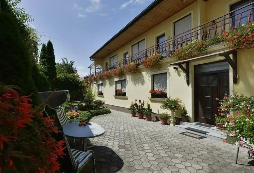 ペンション Blumenhof Wegleitner