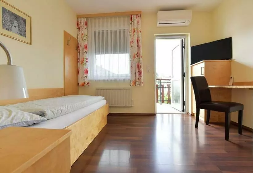 ペンション Blumenhof Wegleitner