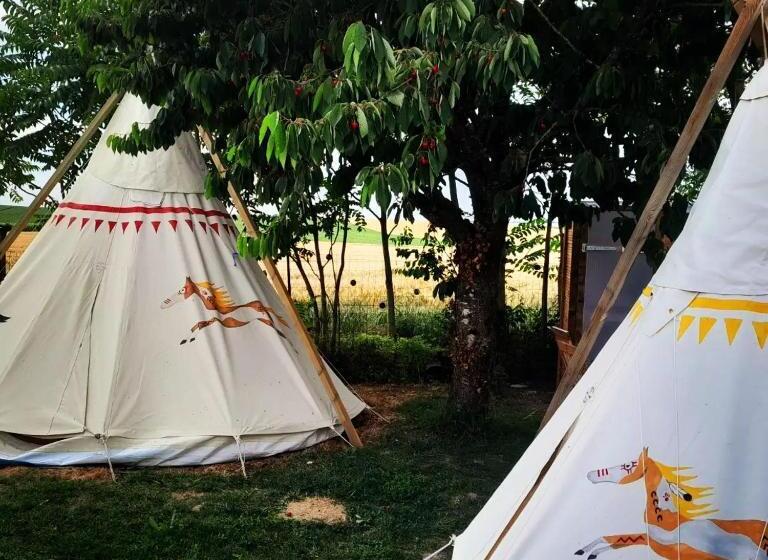 Pensionat Les Flots De Ma Vie Chambres D Hotes Et Tipi Florence Et Virginie Gossin