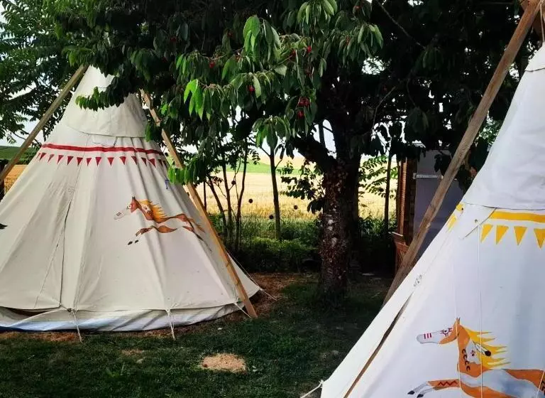 Majatalo Les Flots De Ma Vie Chambres D Hotes Et Tipi Florence Et Virginie Gossin