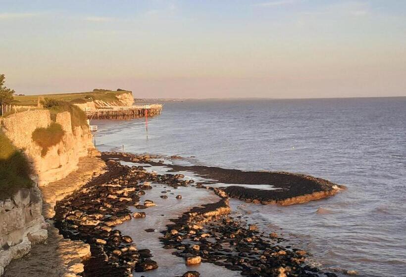 Pensionat Les Flots De Ma Vie Chambres D Hotes Et Tipi Florence Et Virginie Gossin
