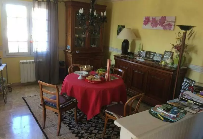 Aamiaismajoitus (B&B) Aux 2 Oies