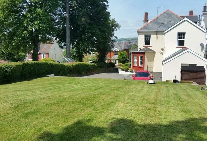 مبيت وإفطار Ty Castell Guest House