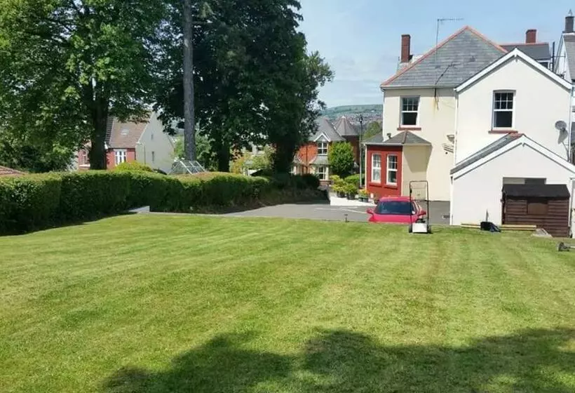 Aamiaismajoitus (B&B) Ty Castell Guest House