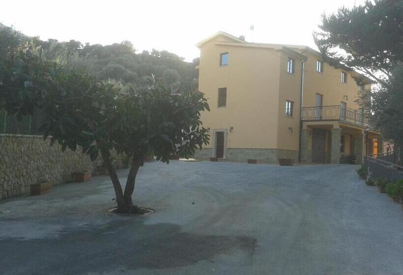 בית מלון כפרי Villa Tiberio