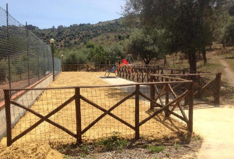 בית מלון כפרי Villa Tiberio