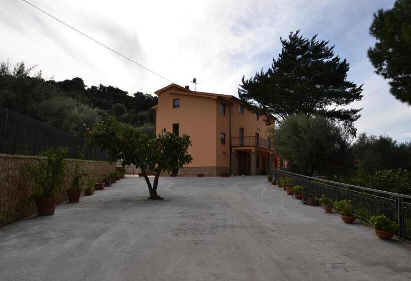 בית מלון כפרי Villa Tiberio