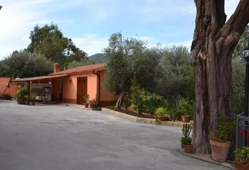 هتل Villa Tiberio