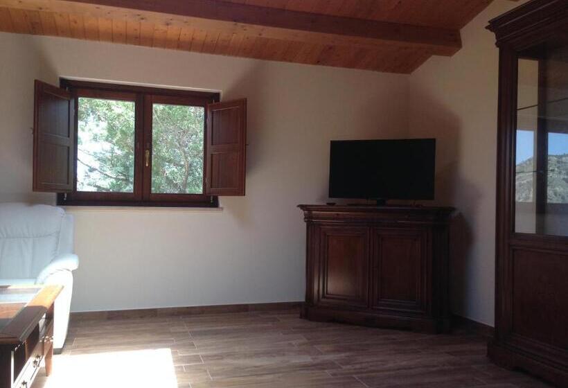 בית מלון כפרי Villa Tiberio