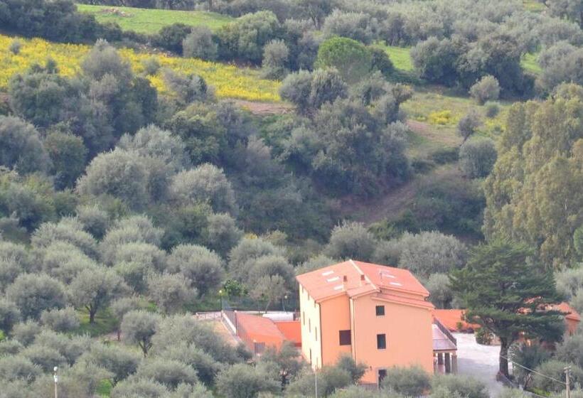 בית מלון כפרי Villa Tiberio