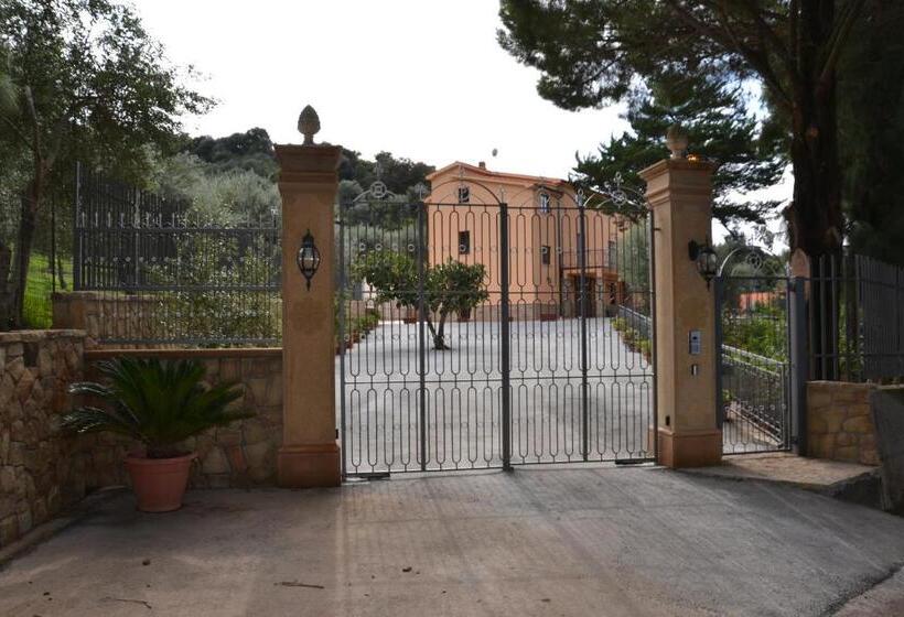 בית מלון כפרי Villa Tiberio