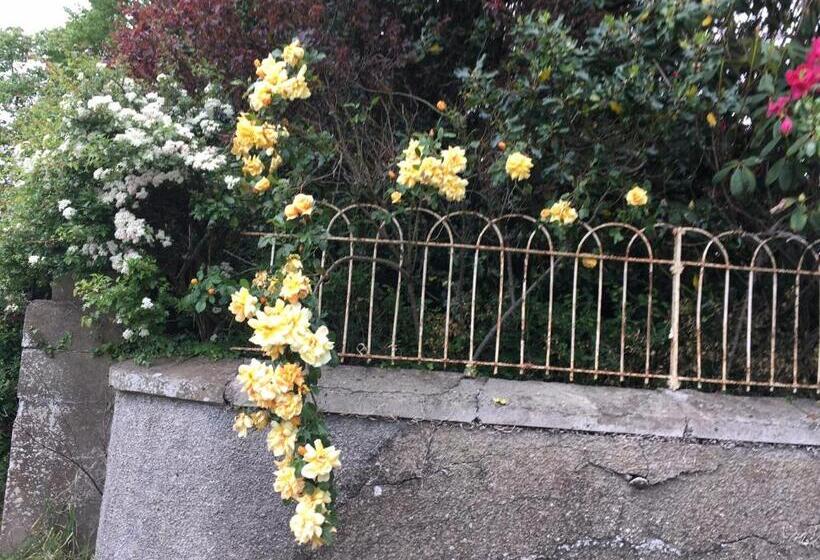 민박 Crookedstone House