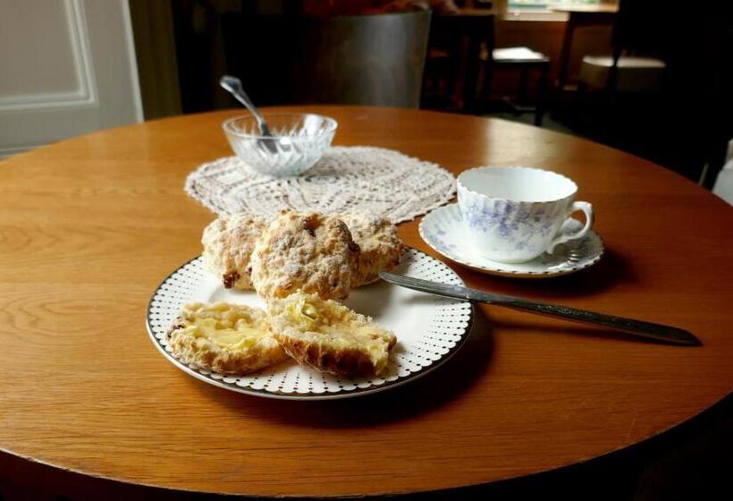 민박 Crookedstone House