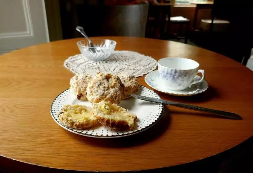 تختخواب و صبحانه Crookedstone House