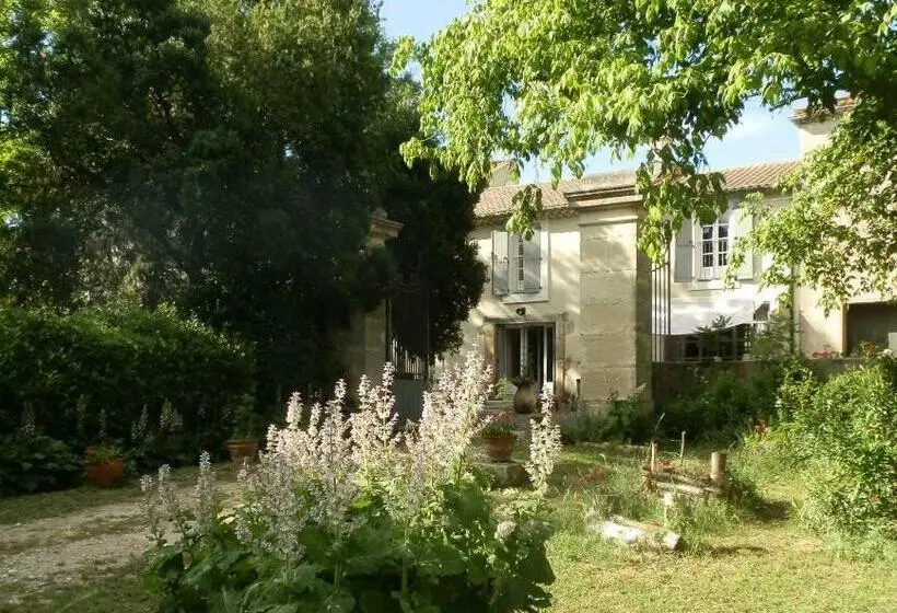 تختخواب و صبحانه Domaine De Manteau Bleu