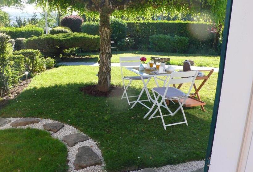 تختخواب و صبحانه Les Paridés