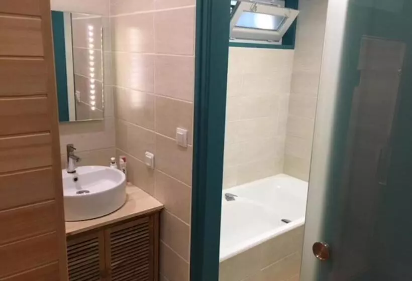 Aamiaismajoitus (B&B) Les Paridés