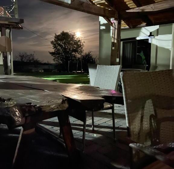 住宿加早餐  Wineyards Salin