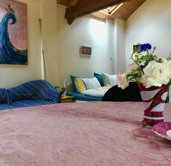 Majatalo Staying With The Artist