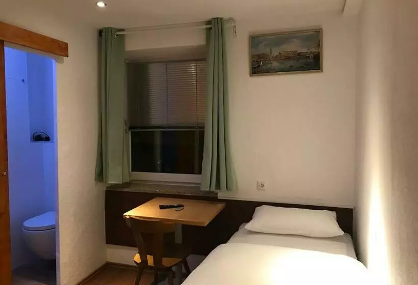 ペンション Tu Ferienzimmer In Ulm Stadtmitte