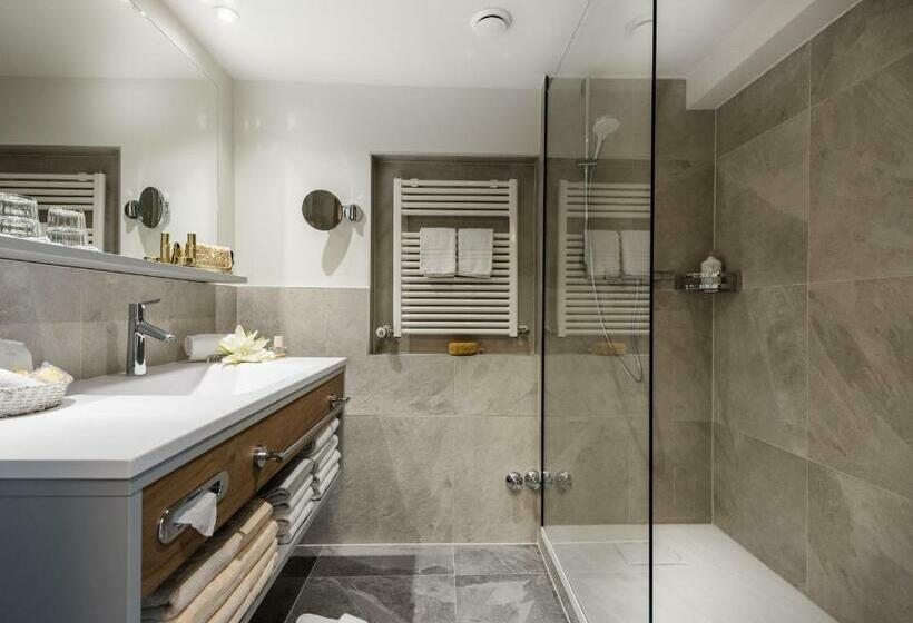 Aktiv  & Gesundheitsresort Das Gxund   Thermeneintritt Inklusive