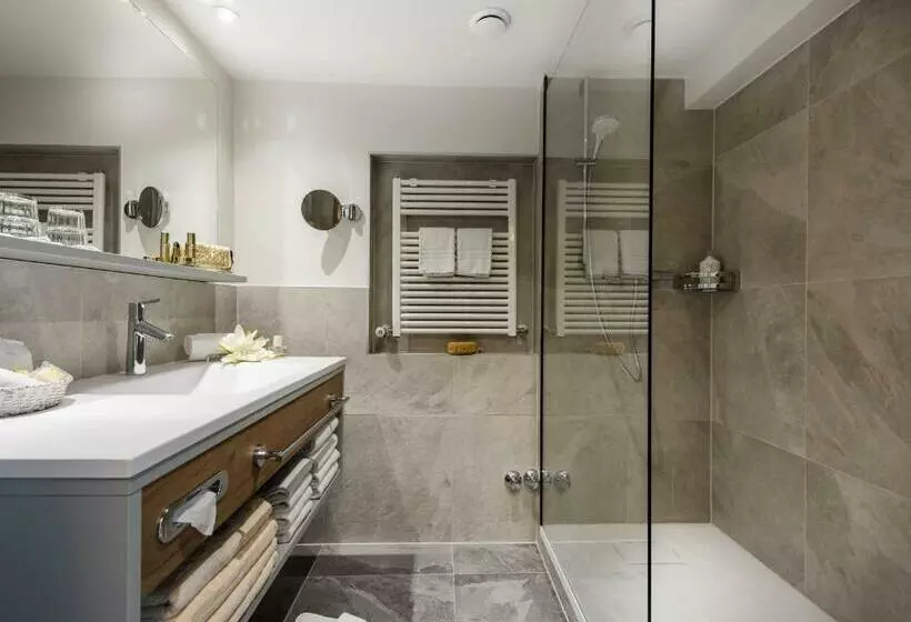 Aktiv  & Gesundheitsresort Das Gxund   Thermeneintritt Inklusive