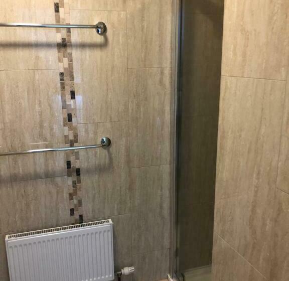 호스텔 Five Glens Inn